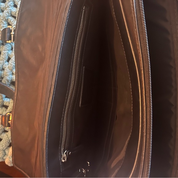 Stunning coach messenger bag - Picture 5 of 13